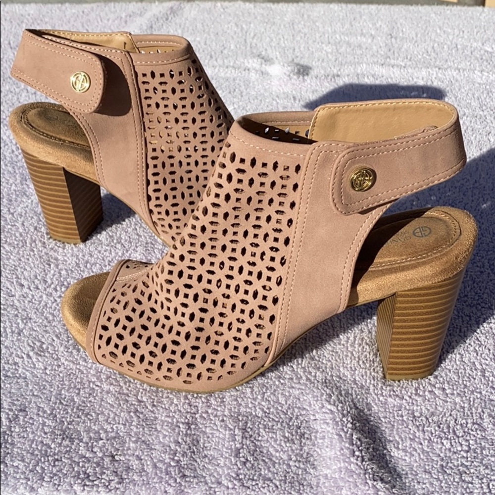 Giani Bernini platform heel